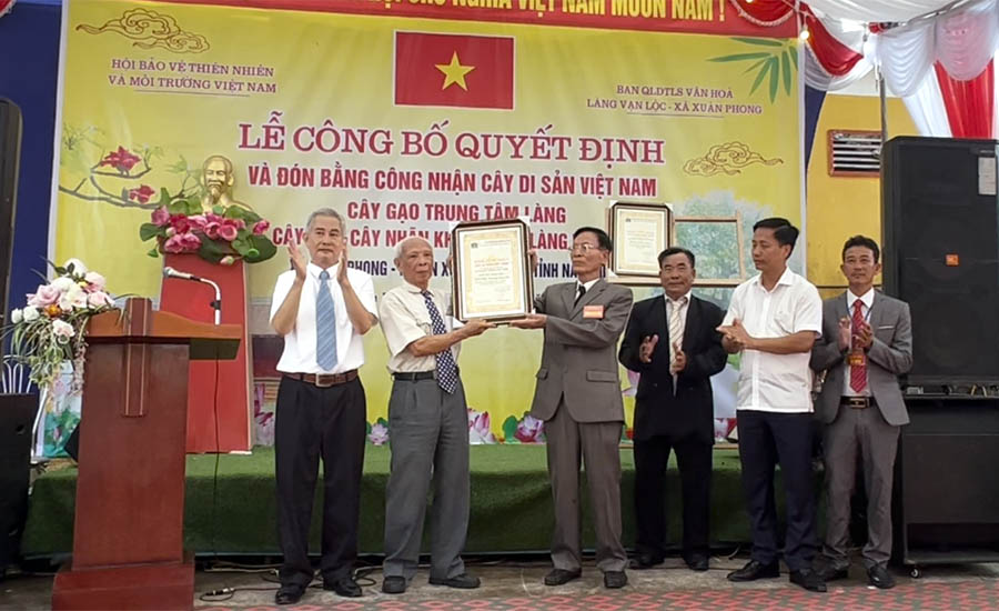 Làng[-]Vạn[-]Lộc[-]tổ[-]chức[-]Lễ[-]đón[-]nhận[-]Cây[-]di[-]sản[-]Việt[-]Nam[-]vào[-]đúng[-]ngày[-]Quốc[-]khánh[-]2/9